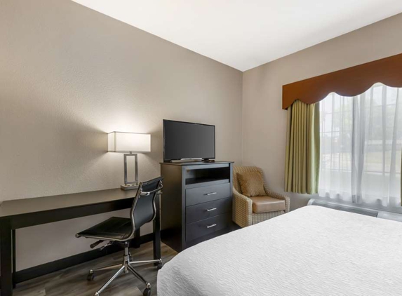 Best Western Plus Des Moines West Inn & Suites - Clive, IA