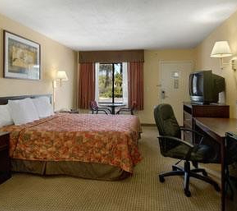 Days Inn - San Bernardino, CA