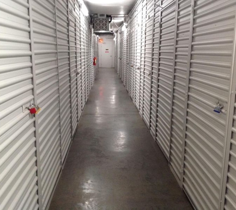 Life Storage - Orlando, FL