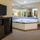 Quality Inn & Suites Sun Prairie Madison East - Motels
