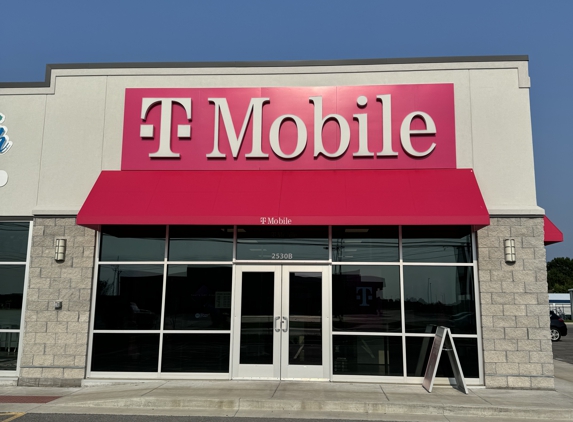 T-Mobile - Carthage, MO