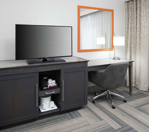 Hampton Inn & Suites by Hilton Atlanta Perimeter Dunwoody - Atlanta, GA