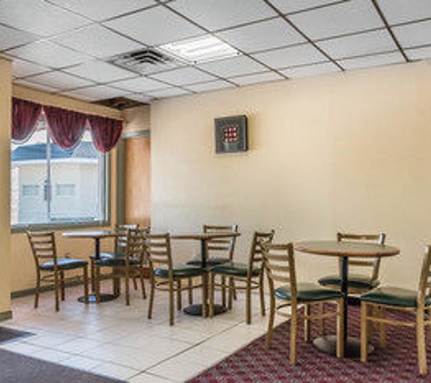 Econo Lodge - Reading, PA