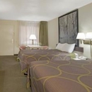 Super 8 by Wyndham El Paso Airport - Motels