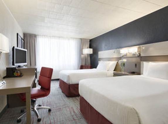 Park Inn by Radisson - Beaver Falls, PA