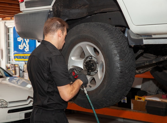 Euroserve Automotive Pty Ltd - Newstead, QLD