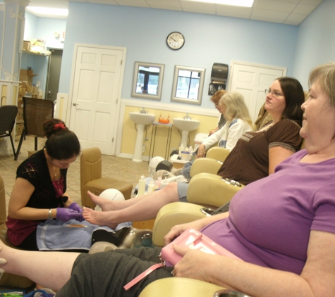 Kims Nail salon - Covington, GA