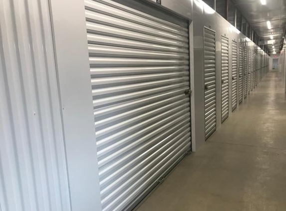 iStorage - Center Line, MI