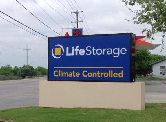 Life Storage - San Antonio, TX