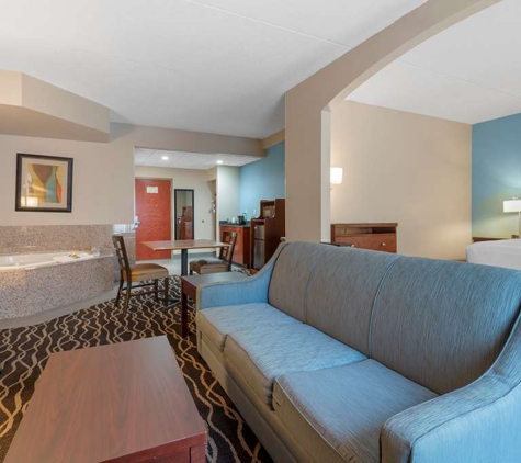 Best Western Plus Suites-Greenville - Greenville, NC