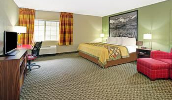 Super 8 by Wyndham Wheat Ridge/Denver West - Wheat Ridge, CO