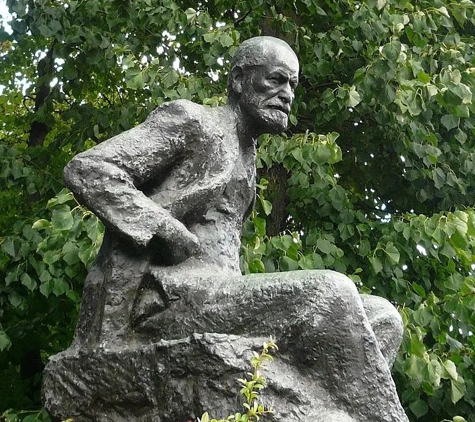 Latif Ziyar, MD, Inc. - Fresno, CA. Statue of Sigmund Freud