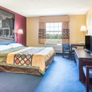 Super 8 by Wyndham Big Cabin/Vinita Area - Motels