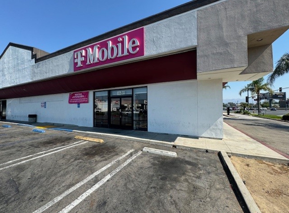 T-Mobile - Canoga Park, CA