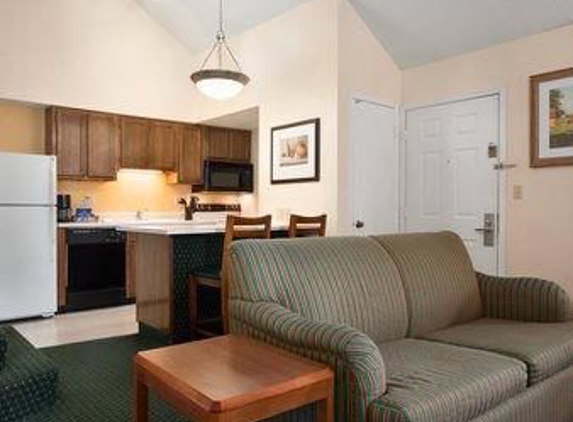 Hawthorn Suites by Wyndham Akron/ Fairlawn - Copley, OH