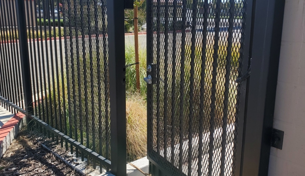 Security Public Storage- Fairfield - Fairfield, CA. Unsecured Gate on Sunday Oct 8, 2023