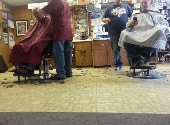 Charlie's Barber Shop - Waterford, MI