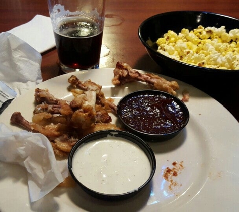 WINGERS Restaurant & Alehouse - Murray, UT