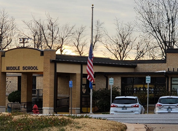 Ewc Midwest City - Midwest City, OK. How stupid shame on you Mid-Del Schools.