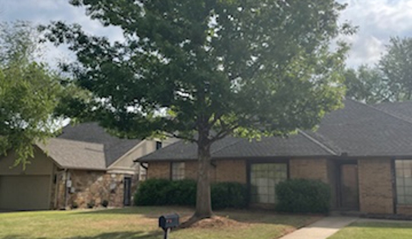 Sam's Tree Service & Stump Grinding - Edmond, OK. Tree trimming