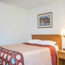 Super 8 by Wyndham Phillips - Hotels