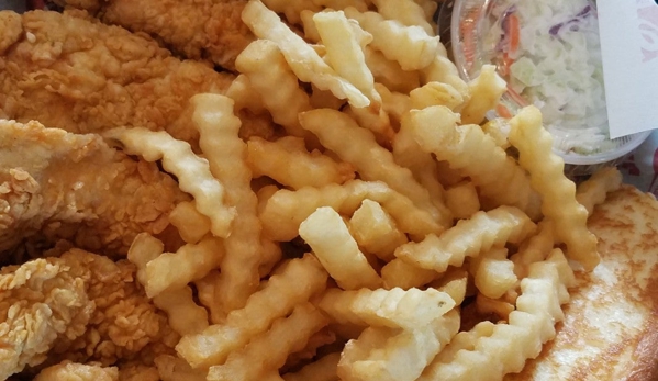 Raising Cane's Chicken Fingers - Lakewood, CA