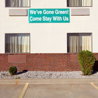 Americas Best Value Inn - Cassville, MO