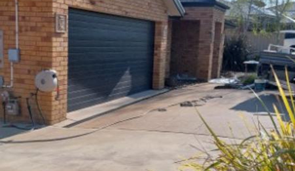 Andrew Clarkson Rendering/Setting - Orange, NSW. Garage before rendering