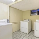 Super 8 by Wyndham New Orleans - Motels