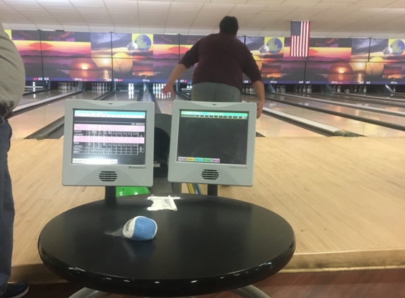 Freeway Lanes Bowling Group - Wickliffe, OH