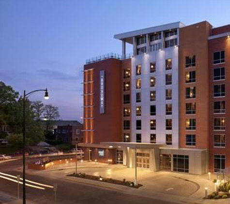 The Broadway Columbia - a DoubleTree by Hilton Hotel - Columbia, MO