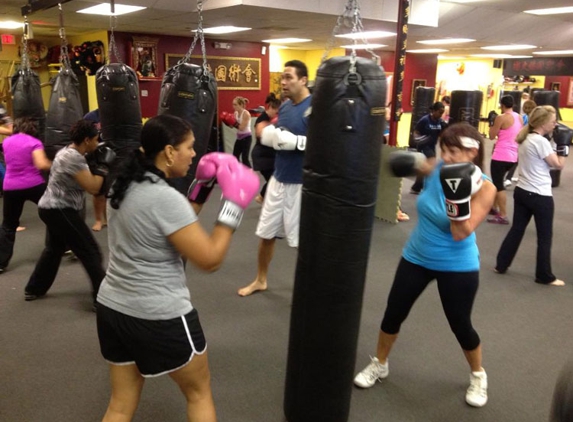 ILoveKickboxing Plantation - Plantation, FL