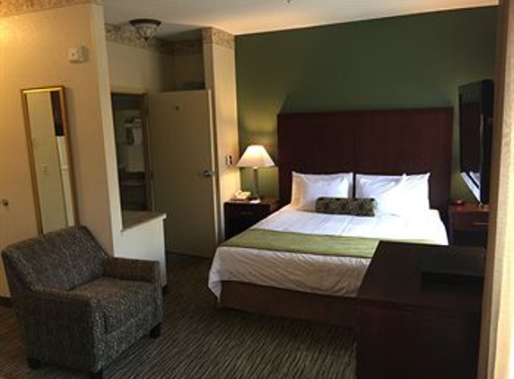 Hawthorn Suites by Wyndham Rancho Cordova/Folsom - Gold River, CA