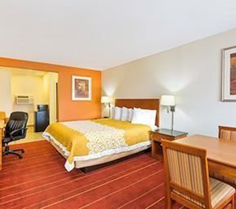 Days Inn by Wyndham San Diego-East/El Cajon - El Cajon, CA