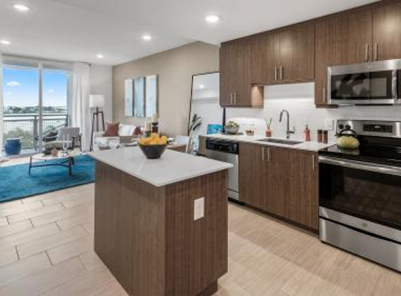 LaVida Apartments - Miami, FL