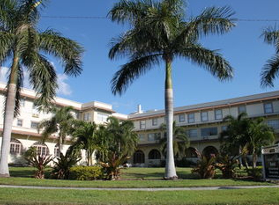 Crystal Bay Hotel - Saint Petersburg, FL
