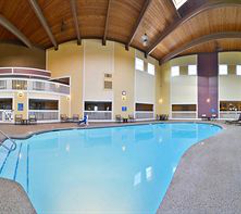 Best Western Plus Steeplegate Inn - Davenport, IA