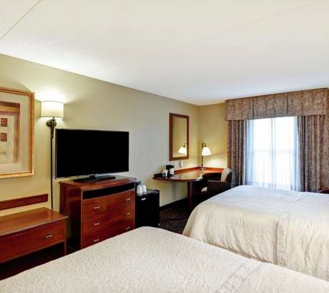 Hampton Inn & Suites Fredericksburg-at Celebrate Virginia - Fredericksburg, VA