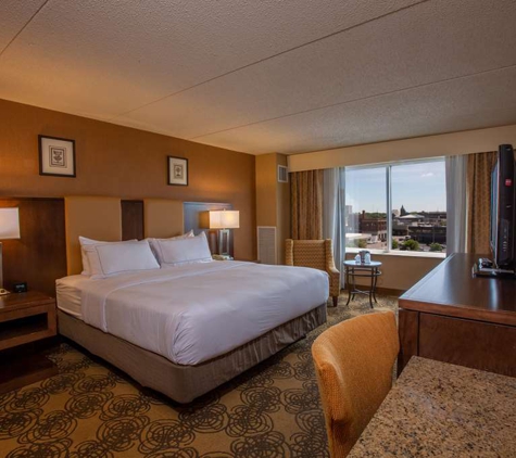 DoubleTree by Hilton Hotel Bay City - Riverfront - Bay City, MI