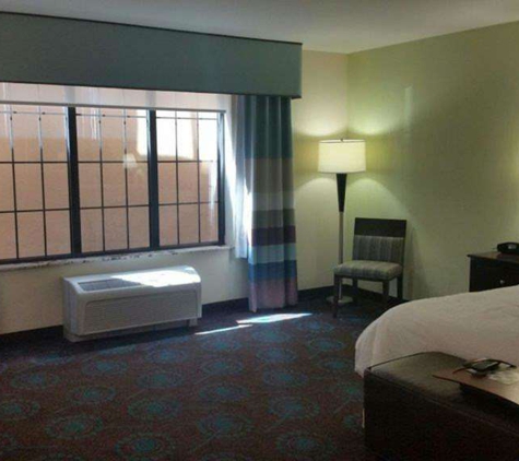 Hampton Inn & Suites St. Cloud, MN - Saint Cloud, MN