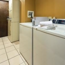 Days Inn & Suites by Wyndham Northwest Indianapolis - Motels