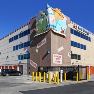 A-1 Self Storage - North Hollywood, CA. Facility