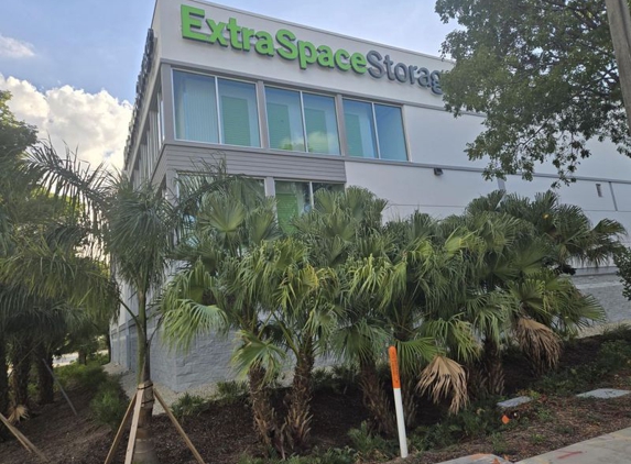 Extra Space Storage - Doral, FL