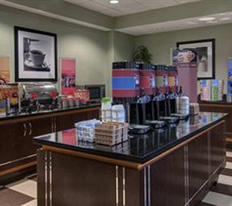 Hampton Inn & Suites Smithfield - Smithfield, VA