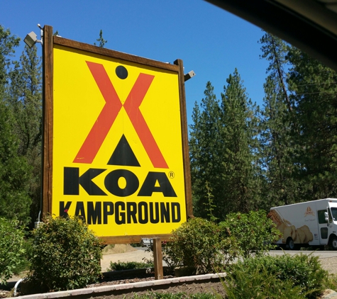 KOA (Kampgrounds of America) - Midpines, CA. Entrance