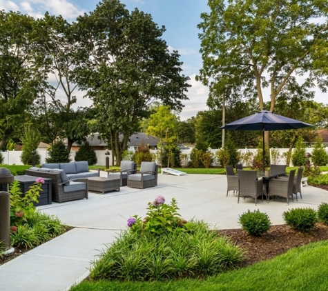 Orchard Estate of Woodbury - Assisted Living & Memory Care - Woodbury, NY