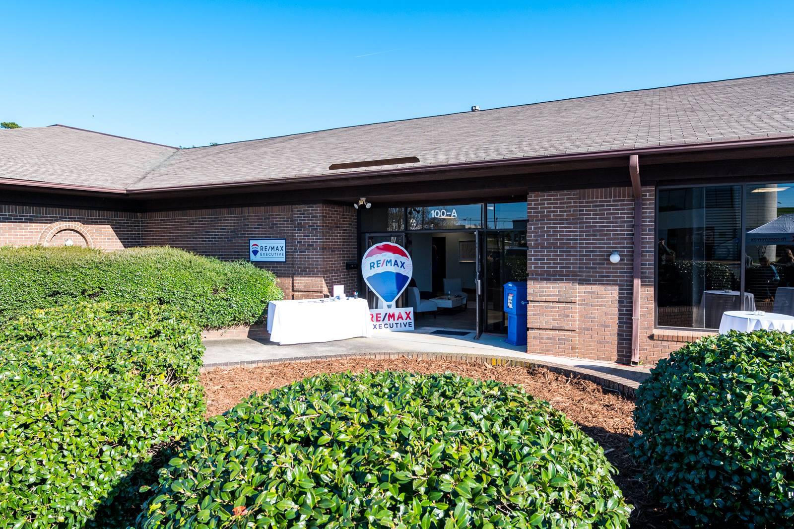 RE/MAX Executive 100 Miracle Mile Dr, Anderson, SC 29621 - YP.com
