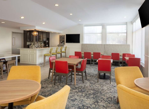 Hilton Garden Inn Queens/JFK Airport - Jamaica, NY