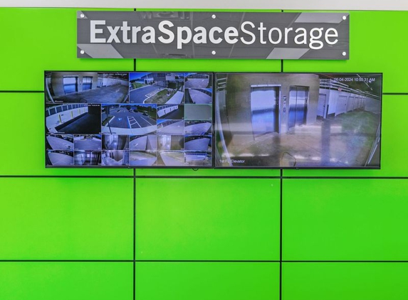 Extra Space Storage - Lakeland, FL