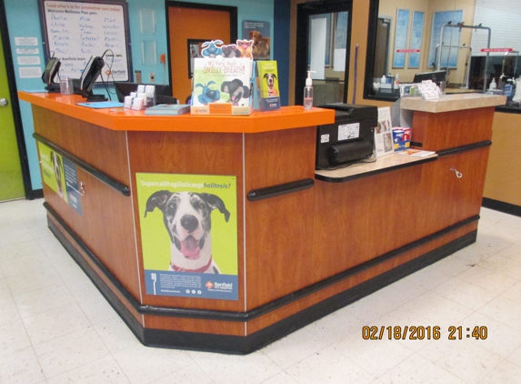 Banfield Pet Hospital - Greeley, CO